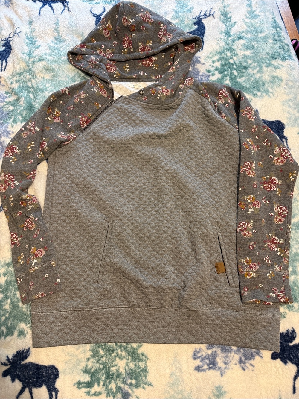Maurices Gray Quilted Pullover with Floral Accents